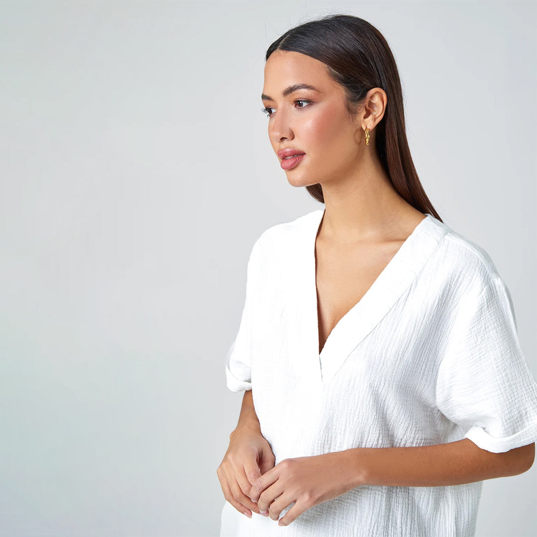 Ivory Linen V-Neck T-Shirt – تي شيرت كتان بقصة V